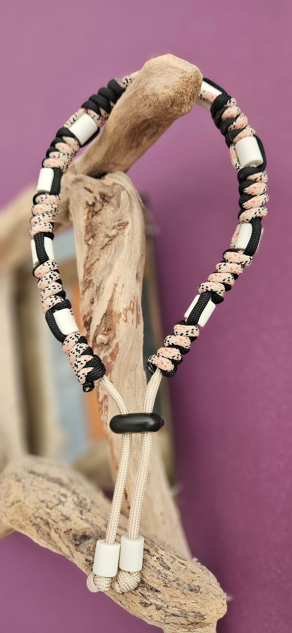 LES ANTI-TIQUES PARACORDE